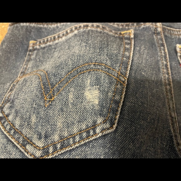 Jean Levi Shorts - Picture 3 of 6